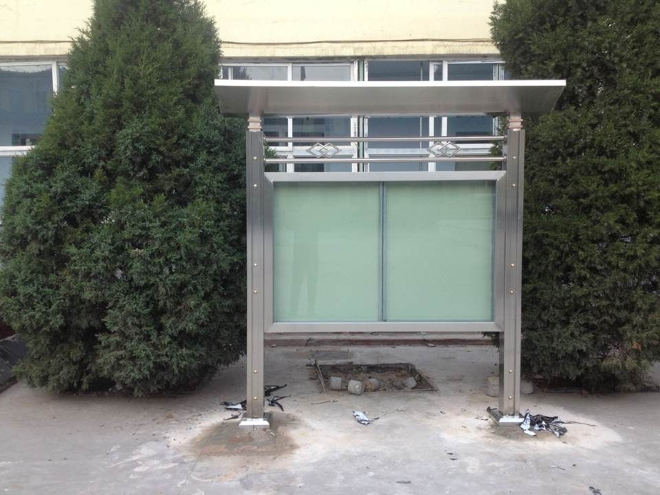 不锈钢宣传栏3