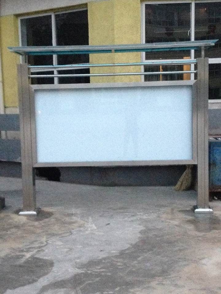 不锈钢宣传栏5